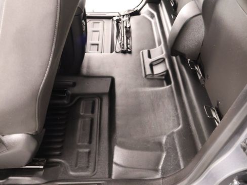 Used 2022 Chevrolet Colorado LT w/ Fleet Safety Package image 11