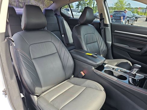 Used 2023 Nissan Altima 2.5 SR w/ SR Premium Package AWD/4WD image 11