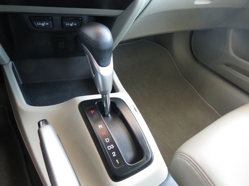 Used 2012 Honda Civic EX-L image 32
