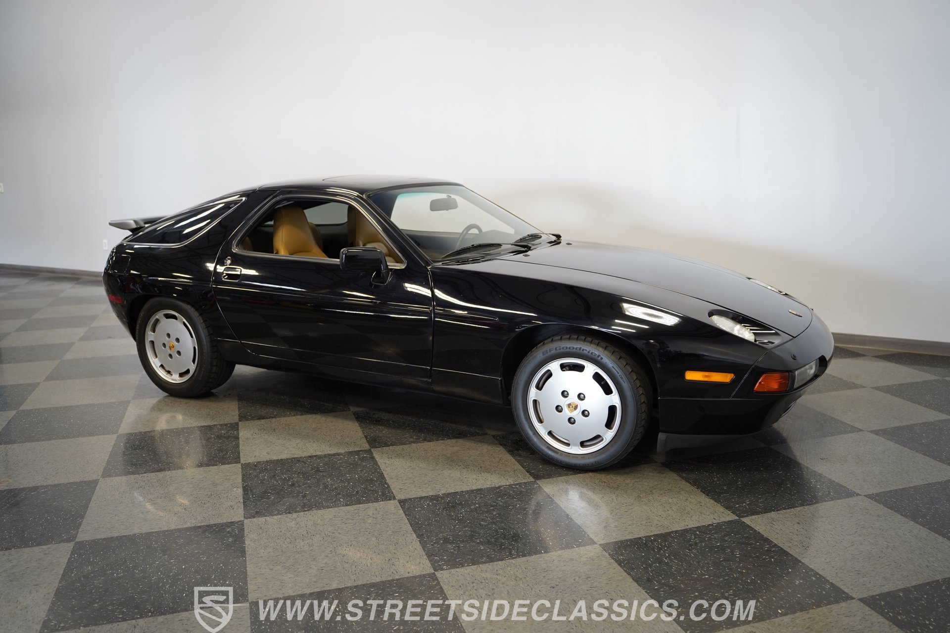 Used 1988 Porsche 928 S4 RWD image 16