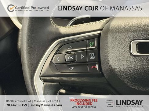 Used 2023 Jeep Grand Cherokee Laredo AWD/4WD image 32