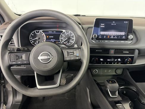 Used 2023 Nissan Rogue SV AWD/4WD image 3