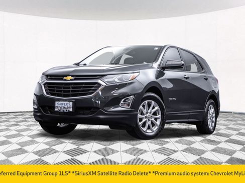Used 2018 Chevrolet Equinox LS FWD image 2