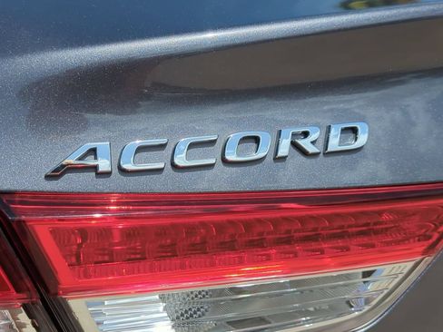 Used 2019 Honda Accord Touring image 5