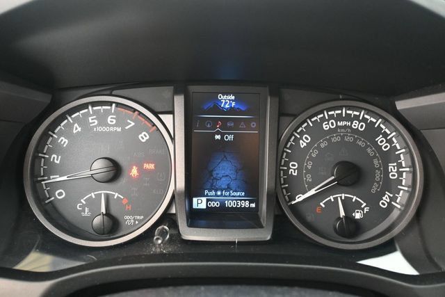 Used 2017 Toyota Tacoma TRD Off-Road AWD/4WD image 19
