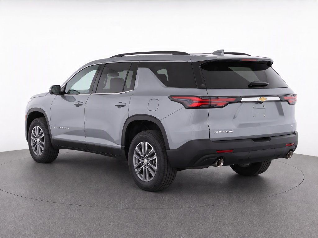 Used 2023 Chevrolet Traverse LT AWD/4WD image 5