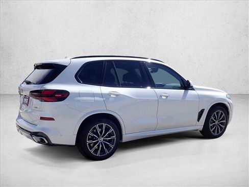 Used 2025 BMW X5 xDrive40i image 4