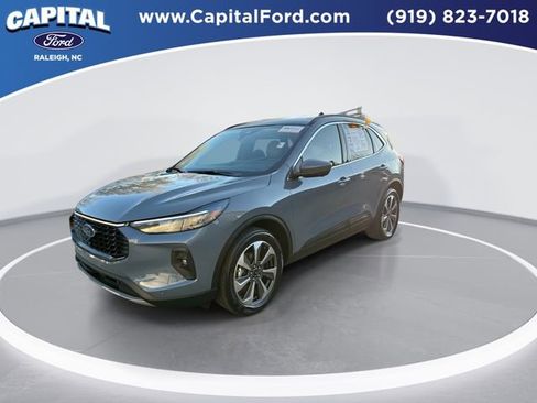 Certified 2025 Ford Escape Platinum w/ Premium Technology Package image 4