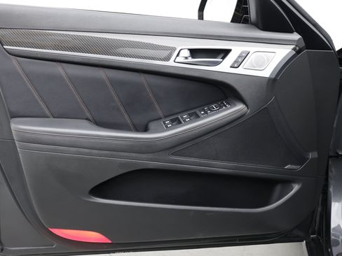 Used 2019 Genesis G80 3.3T Sport RWD image 17