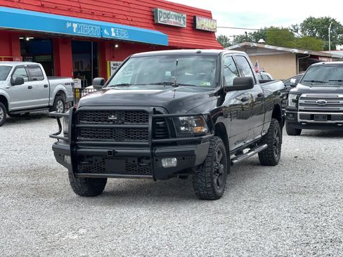 Used 2016 RAM 2500 SLT w/ Black Appearance Group AWD/4WD image 3