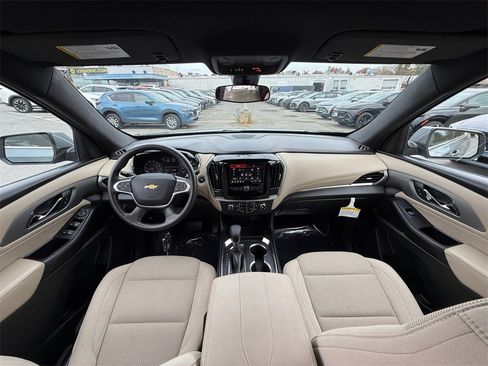 Used 2023 Chevrolet Traverse LS w/ Safety Package image 18