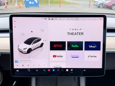 Used 2022 Tesla Model Y Long Range image 65