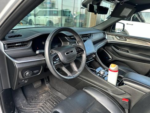 Used 2021 Jeep Grand Cherokee L Overland w/ Luxury Tech Group IV AWD/4WD image 13