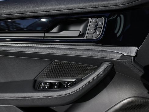 New 2025 Porsche Panamera 4 image 18