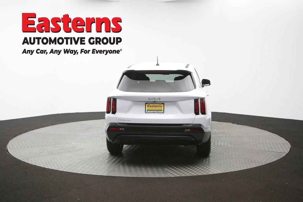 Used 2023 Kia Sorento LX FWD image 35