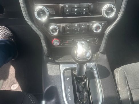 Used 2020 Ford Mustang Coupe RWD image 15