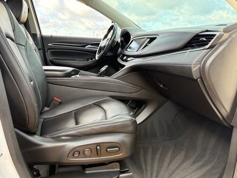 Used 2020 Buick Enclave Avenir w/ Avenir Technology Package image 38