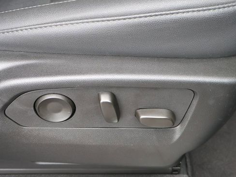 Used 2025 Chevrolet Tahoe Z71 AWD/4WD image 44
