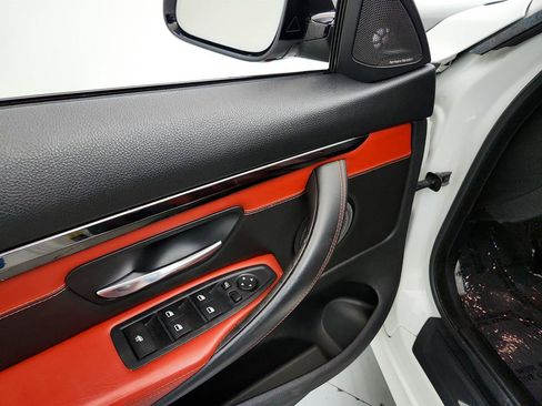 Used 2016 BMW M4 Convertible RWD image 20