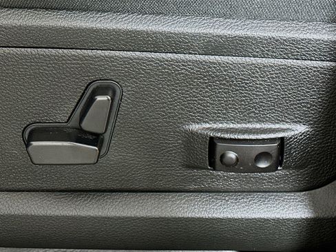 Used 2025 RAM 2500 Big Horn image 13