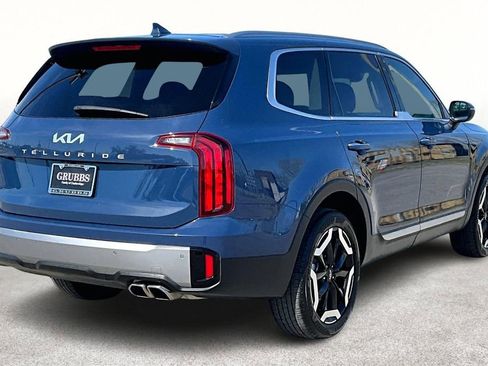 Used 2025 Kia Telluride S image 2