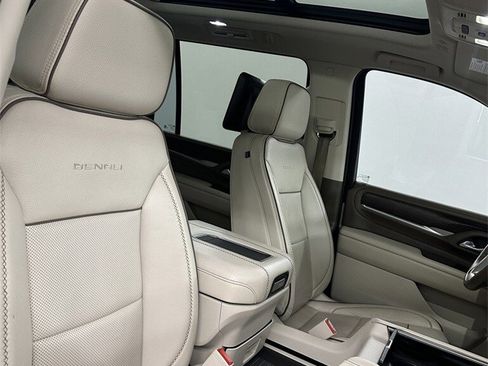 Used 2021 GMC Yukon XL Denali w/ LPO, Illumination Package image 45