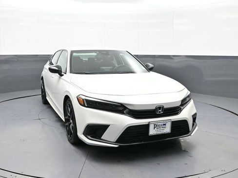 Used 2023 Honda Civic Sport image 3