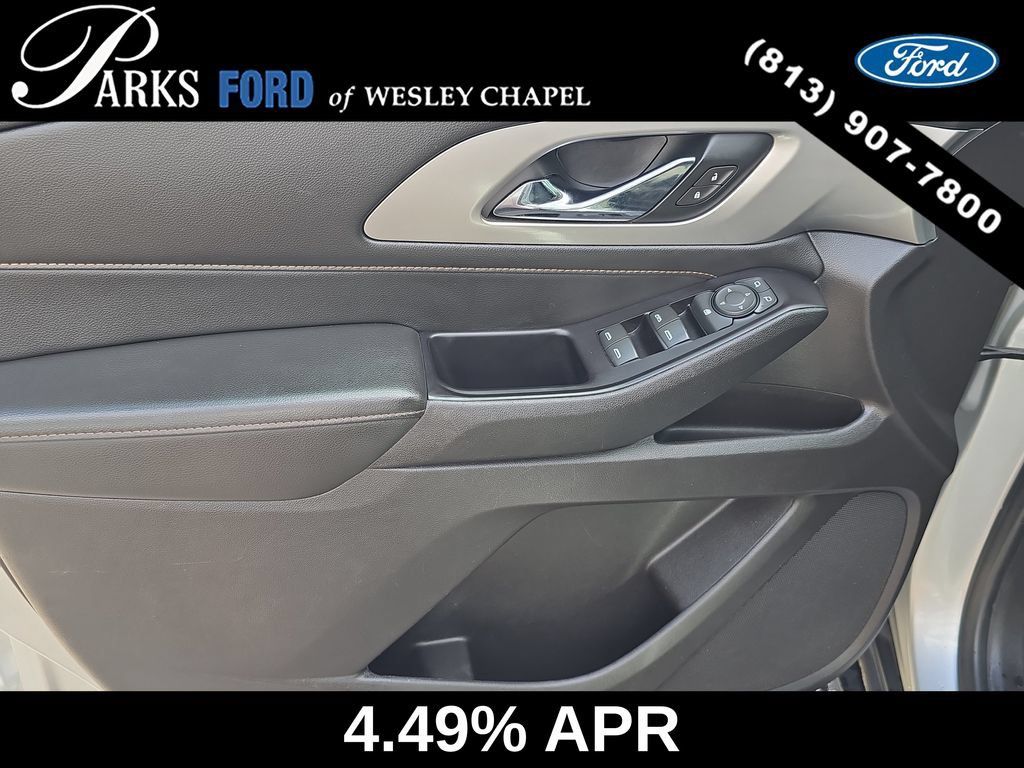 Used 2019 Chevrolet Traverse LT FWD image 16