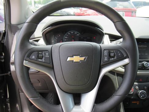 Used 2018 Chevrolet Trax LT w/ Driver Confidence Package FWD image 20