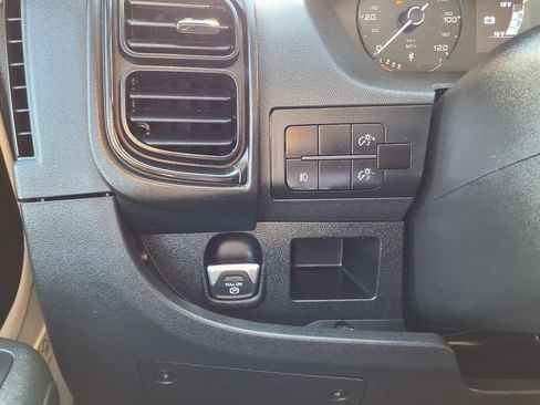 Used 2026 RAM ProMaster 2500 w/ Convenience Group FWD image 16