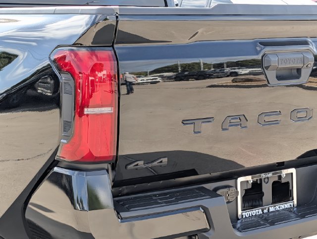 Used 2025 Toyota Tacoma SR5 AWD/4WD image 8
