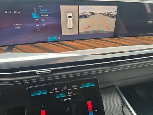 New 2026 Cadillac Escalade ESV Platinum Luxury AWD/4WD image 22