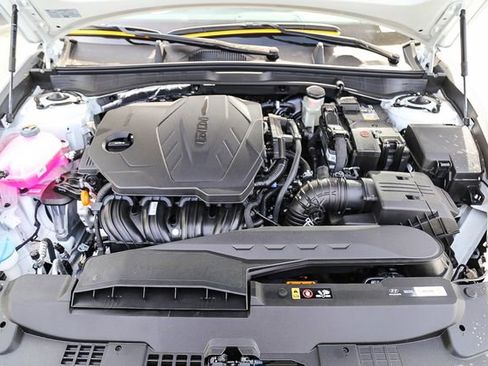 Certified 2025 Hyundai Sonata SE image 28