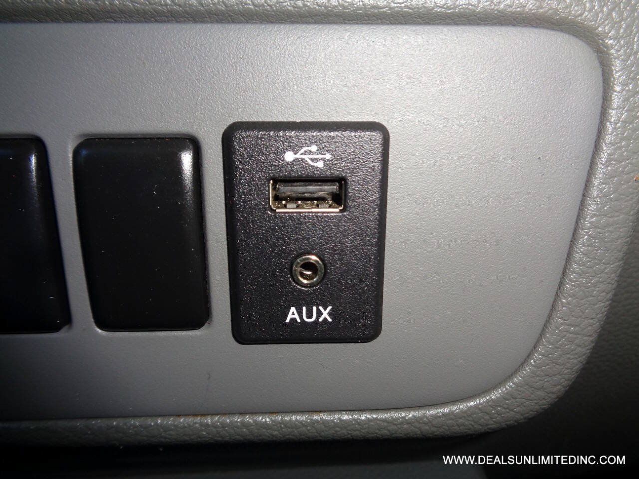 Used 2021 Nissan NV 3500 SV RWD image 15