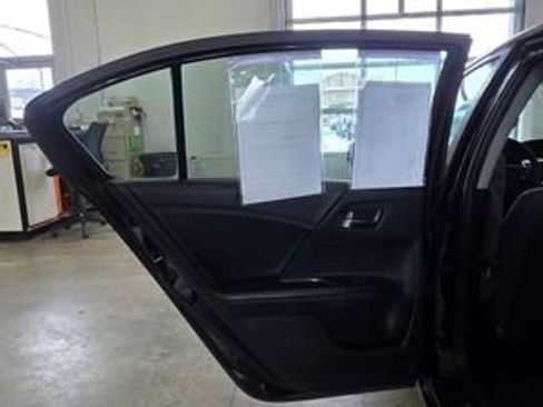 Used 2016 Honda Accord EX image 24