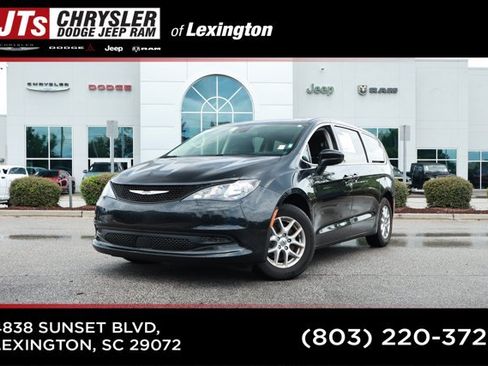 Used 2023 Chrysler Voyager LX FWD image 1