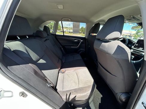 Used 2025 Toyota RAV4 XLE AWD/4WD image 29