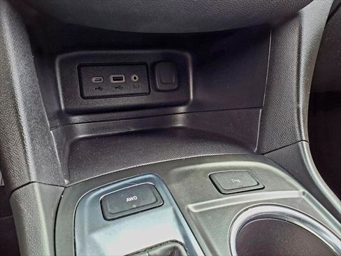 Used 2023 Chevrolet Equinox LT AWD/4WD image 17