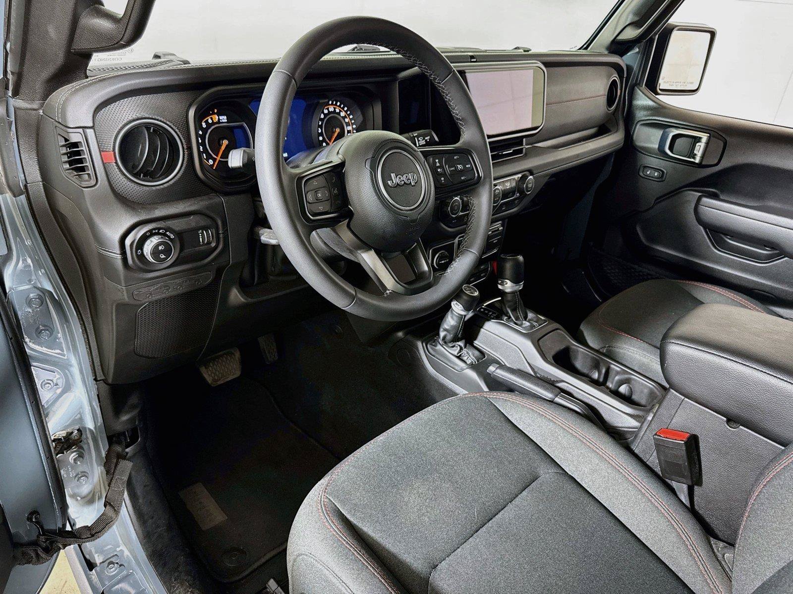 Used 2026 Jeep Gladiator Rubicon AWD/4WD image 7