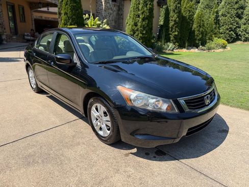 Used 2010 Honda Accord LX-P image 4
