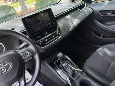 Used 2022 Toyota Corolla LE FWD image 34