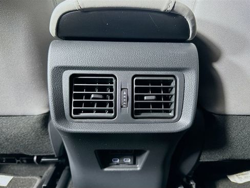 Used 2023 Toyota Venza LE image 24