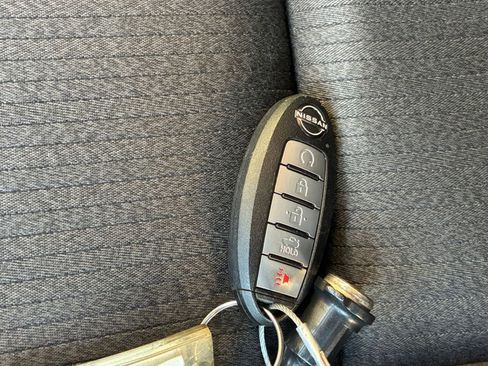 Used 2025 Nissan Altima 2.5 SV image 24