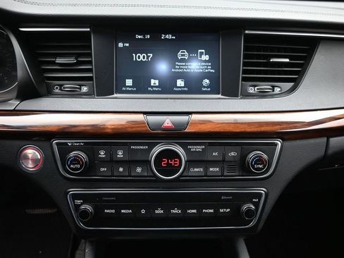 Used 2019 Kia Cadenza Premium image 15