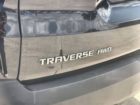 Used 2023 Chevrolet Traverse LT w/ LPO, Cargo Package AWD/4WD image 31