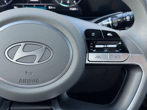 Used 2024 Hyundai Elantra SEL FWD image 20