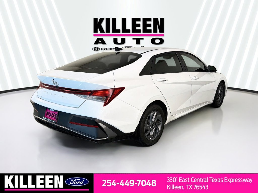 Used 2024 Hyundai Elantra SEL FWD image 9