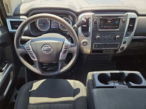 Used 2019 Nissan Titan SV RWD image 17