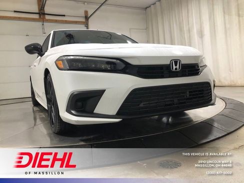 Used 2024 Honda Civic Sport image 1