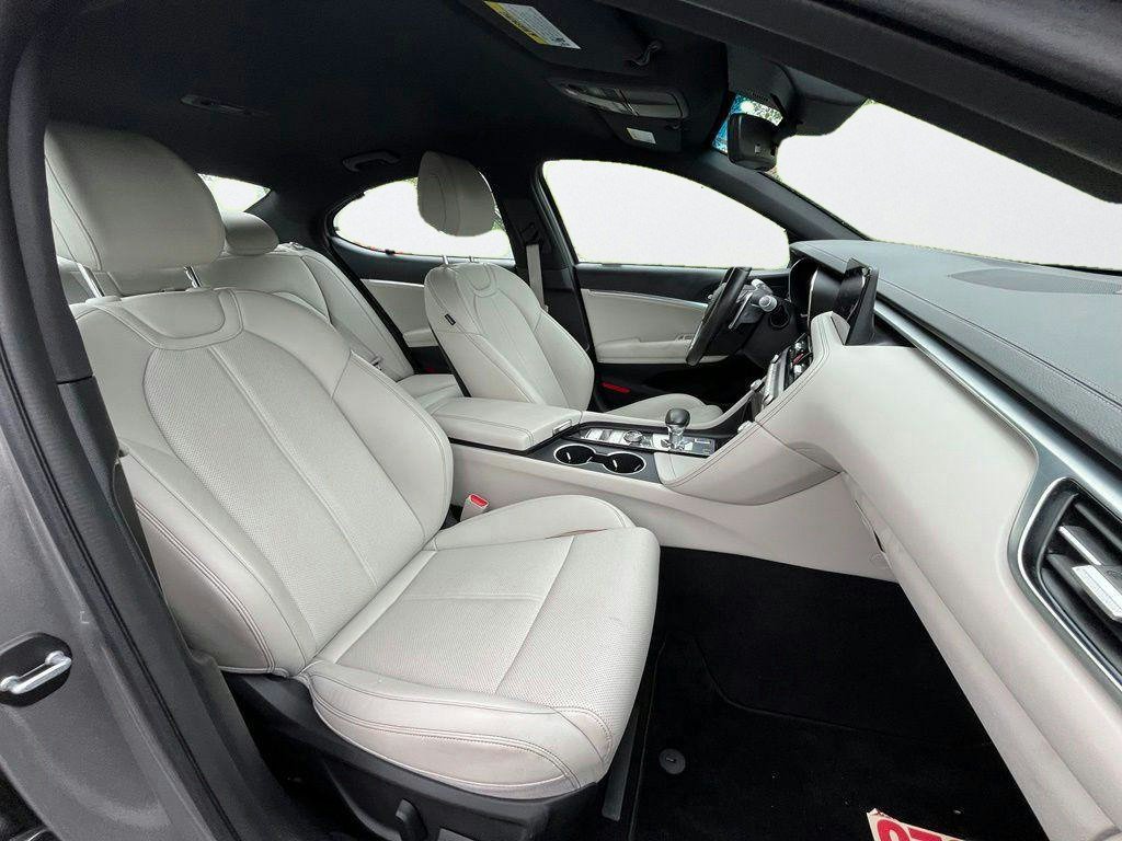 Used 2025 Genesis G70 2.5T AWD/4WD image 10